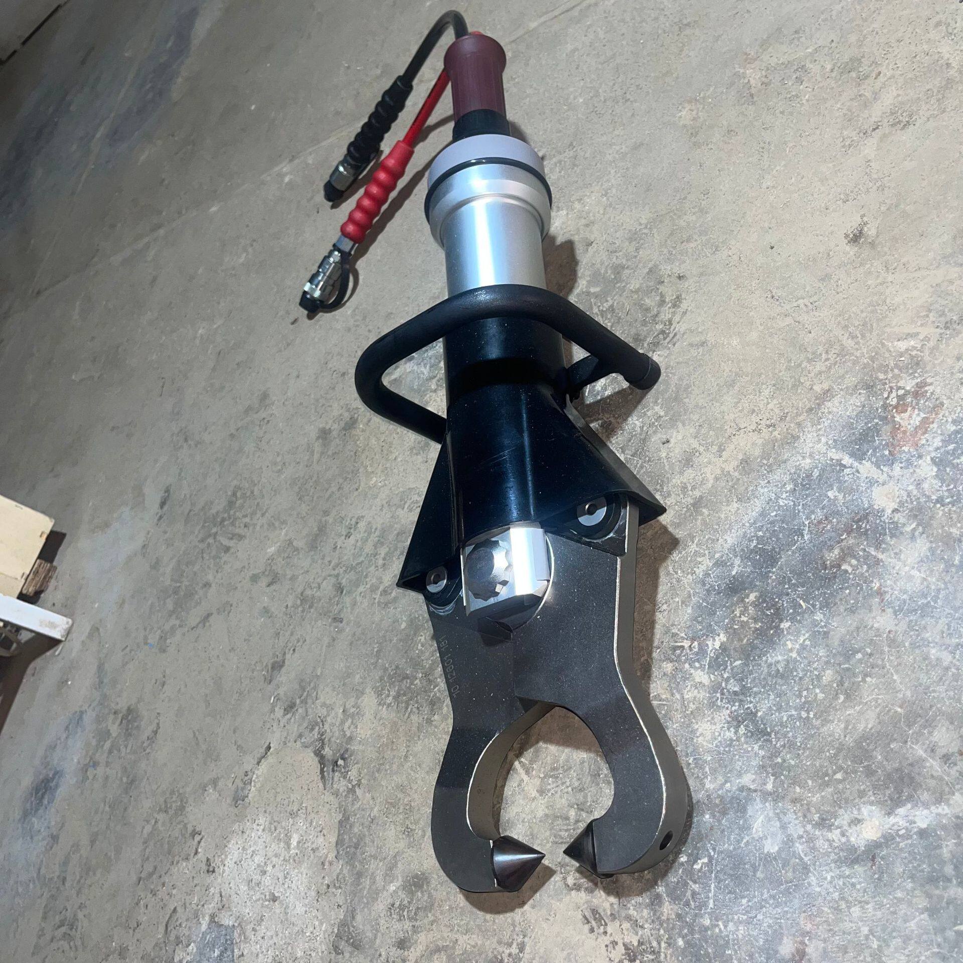 混凝土液压破碎钳钢筋墙体楼板静音无振动拆除破碎工具手提破碎机