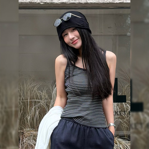 条纹吊带背心简约显瘦修身