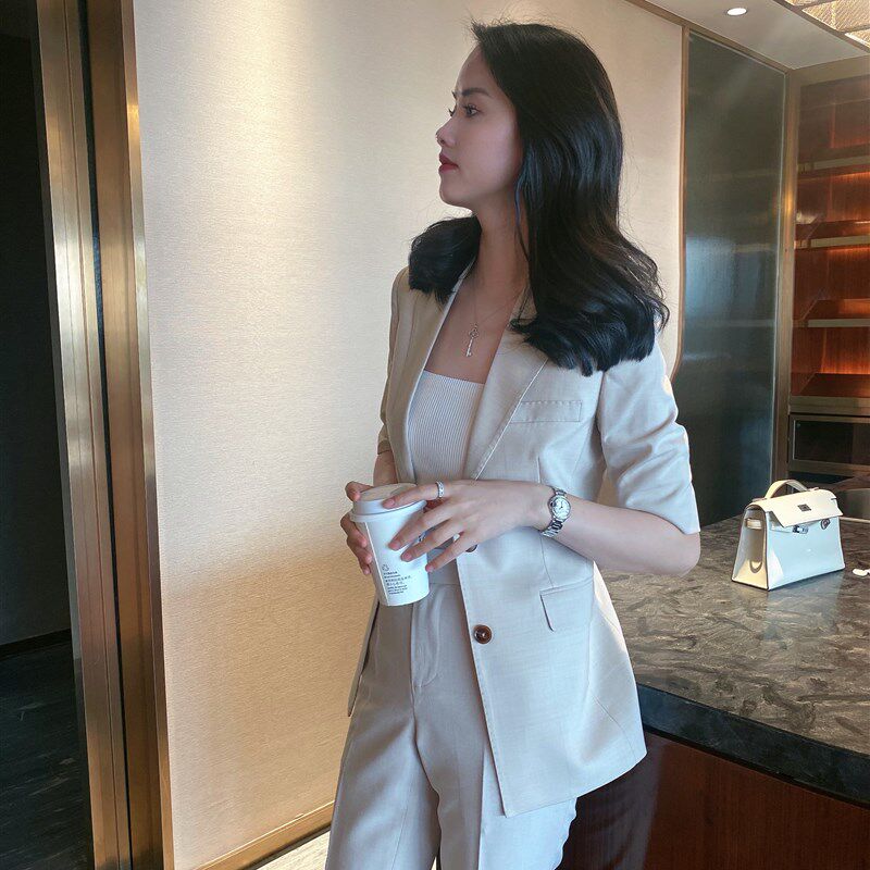 夏季新款米色中袖半里布修身职业套装女