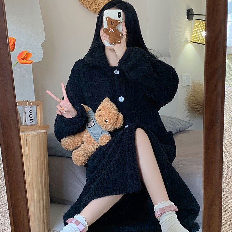 新中式紫色加厚保暖珊瑚绒睡袍女冬季加绒宽松大码200斤长款睡裙