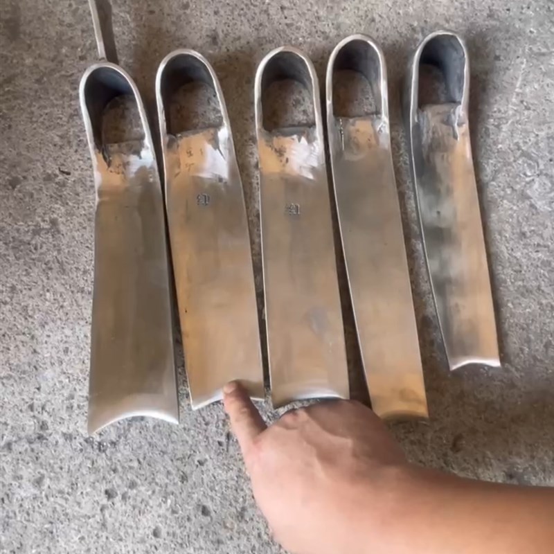 ,挖冬笋炮管锄头手工锻打锄头春笋挖树根工具结实耐用质量包好
