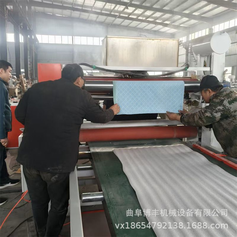XPE海绵皮革布料软包平贴机 热熔胶复合机 床垫海绵卷对卷贴合机