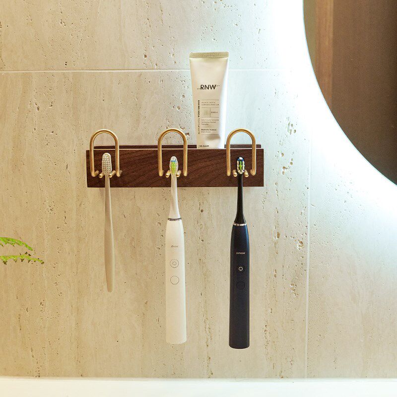 免打孔电动牙刷置物架高级感卫生间放牙膏牙杯收纳架子实木壁挂式