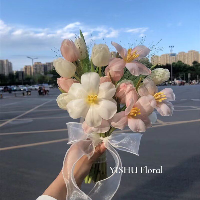 领证手捧花手感郁金香新娘结婚仿真花束假花韩式婚礼影楼摄影道具