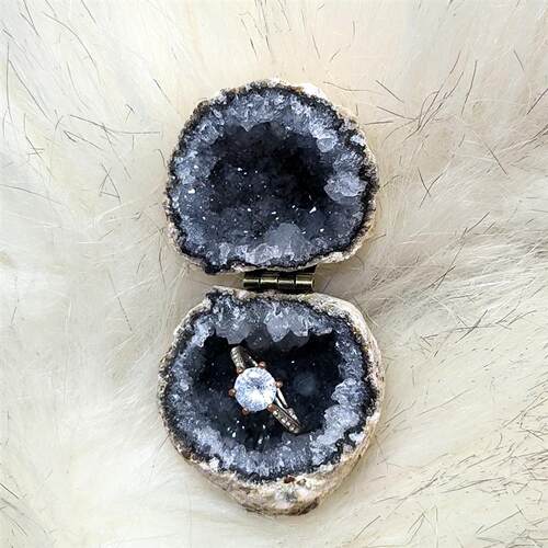 墨西哥晶洞戒指盒纯天然水晶原石耳钉耳环饰品盒创意矿石收纳摆件