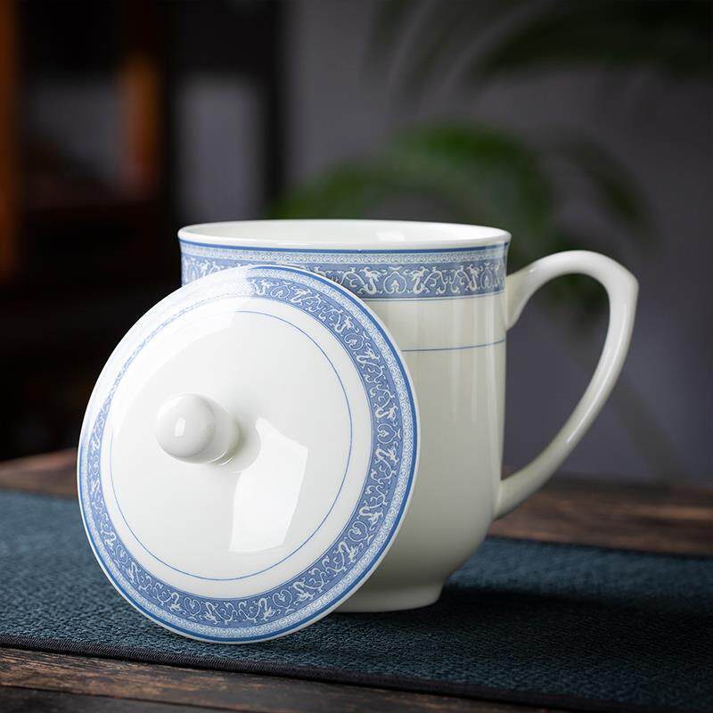 景德镇骨瓷茶杯陶瓷办公杯带盖家用青花瓷喝水杯子泡茶会议杯定制
