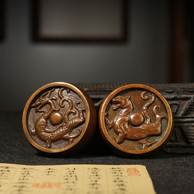 青铜器四神兽文镇纸镇尺 压纸青龙白虎朱雀玄武文房摆件笔搁笔置