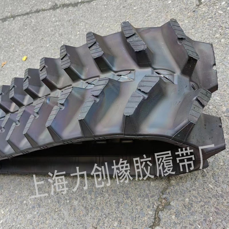 爬山虎履带运输车山地车丘陵悍马玉米收割机橡胶履带收获机胶皮带