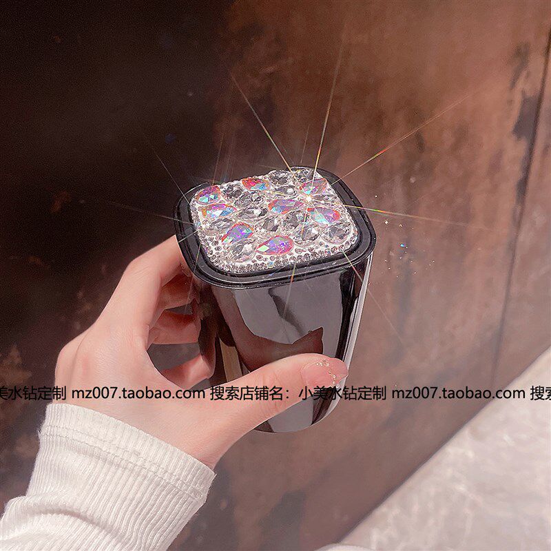 led灯车载烟灰缸高档水钻创意个性镶钻通用烟灰收纳车内饰品新款