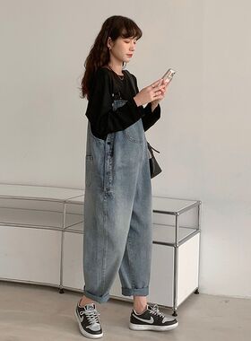 孕妇牛仔背带裤春秋时尚大码宽松牛仔背带裤长裤哈伦显瘦百搭外穿