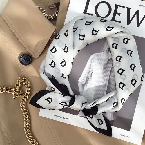 真丝小方巾女春秋季百搭字母真丝桑蚕丝围巾杭州丝绸小领巾丝巾女