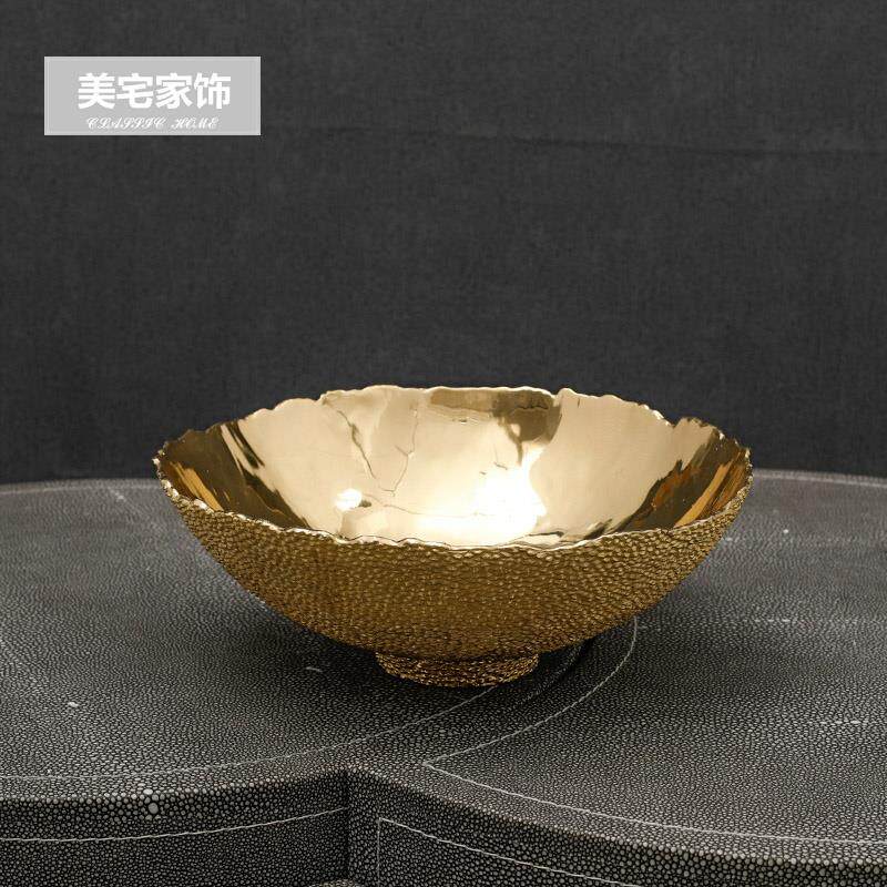 北欧轻奢样板间客厅茶几首饰盒金属花盆果盘透明玻璃花瓶软装搭配