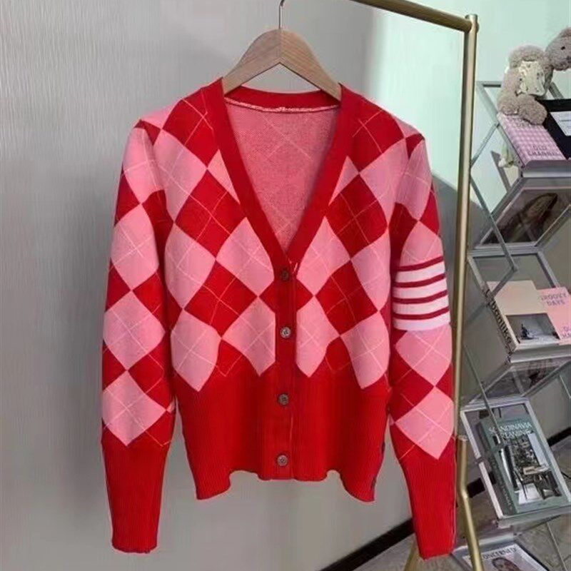 春款新品本命年红色新年菱格耶诞毛衣女开衫厚外套宽松外穿针织衫