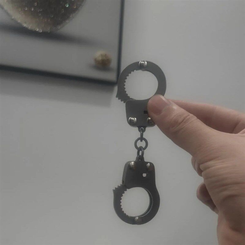 创意钥匙子母手扣锁脚趾拷成人道具密室游戏手指扣减压玩具登山扣