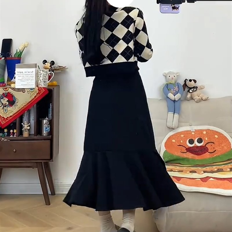 微胖mm大码黑色鱼尾裙女早秋小个子穿搭巨显瘦藏肉西装包臀半身裙