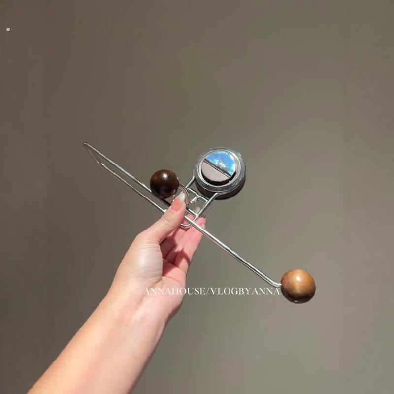 吸盘厨房纸巾架免打孔强力卷纸收纳架家用多功能抹布保鲜膜挂架子
