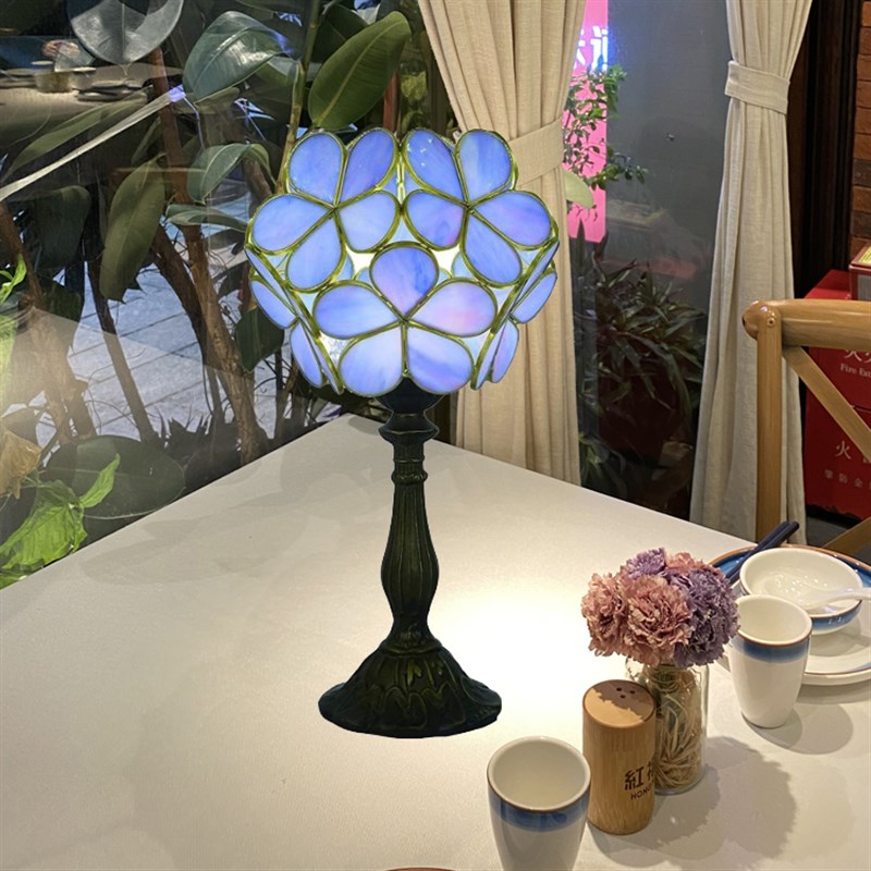 日式北欧灯欧美式古典卧室床头护眼装饰复古花瓣田园玻璃餐桌台灯
