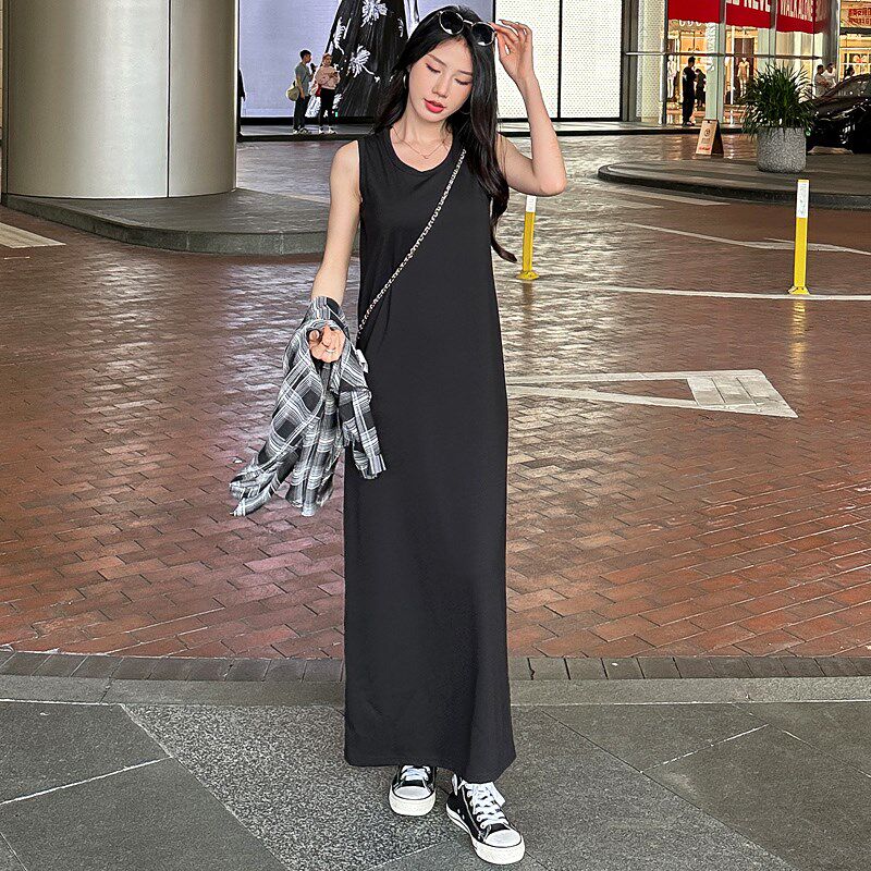 黑色吊带连衣裙垂感无袖背心裙女春夏宽松内搭裙子直筒高级感长裙