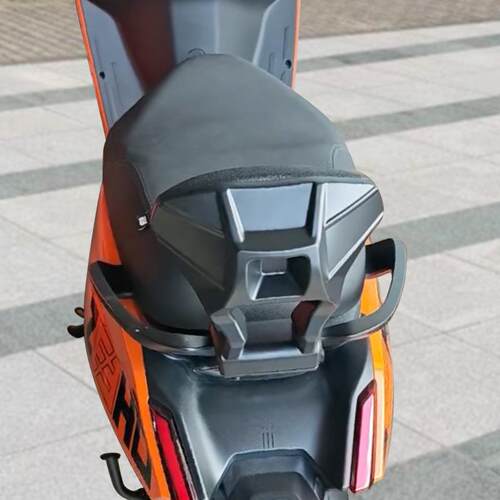 适用电动车极核AE4/AE5iPro后靠背AE7AE8电动机车长版座铝合金靠