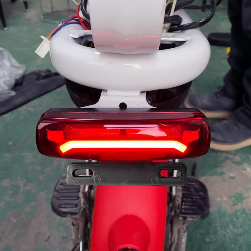 三合一尾灯电动车尾灯48/60V行车灯刹车灯转向灯LED灯电瓶车加装