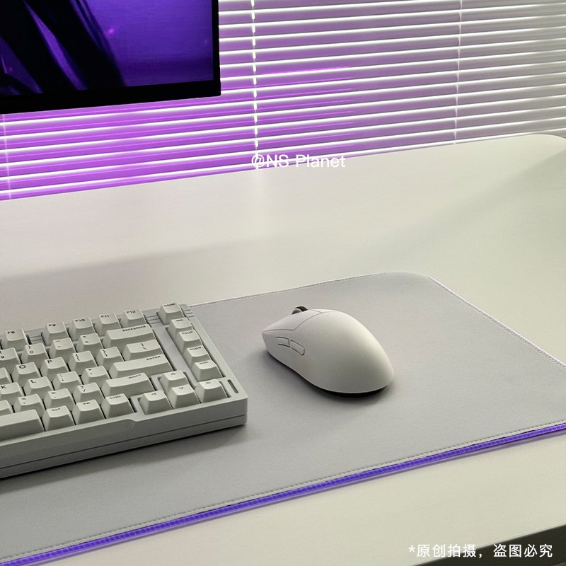 手机无线充电鼠标垫超大号电竞游戏专用幻彩RGB发光15W快充桌垫