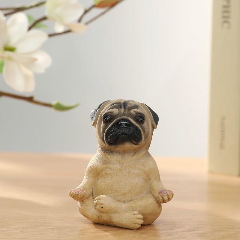 巴哥犬仿真摆件礼物可爱憨厚瑜伽哈巴狗狗狗狗摆件车上狗居家车载