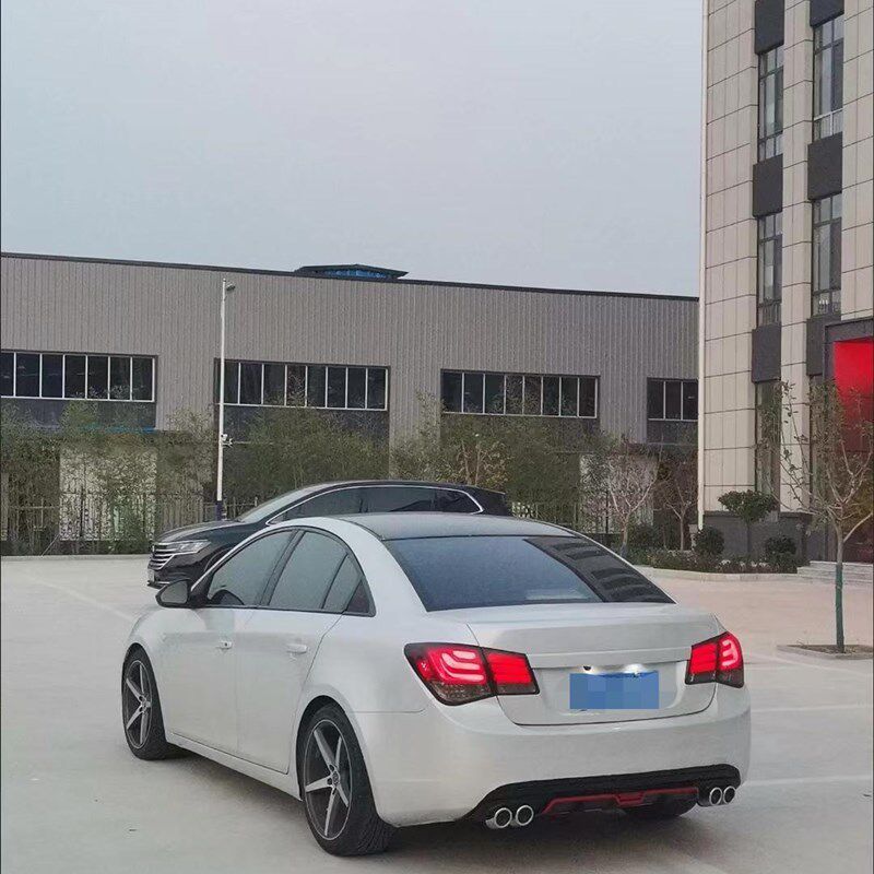 汽车改装后保险杠扰流板尾喉小包围四出假排气管装饰运动通用后唇