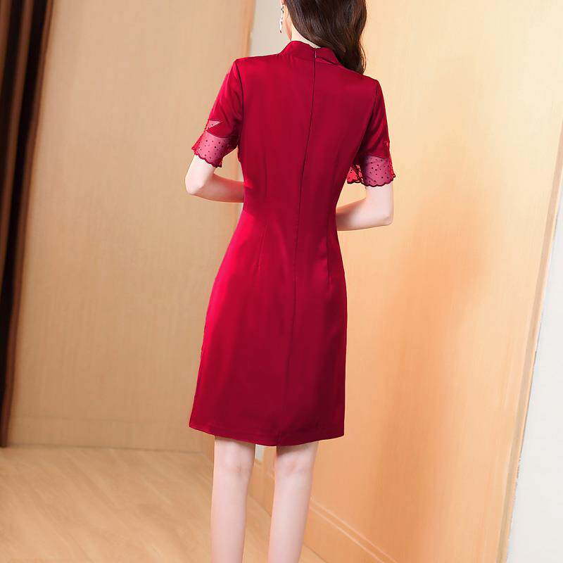 酒红色喜庆结婚宴会礼服旗袍2026夏装新款女装短袖绣花包臀连衣裙