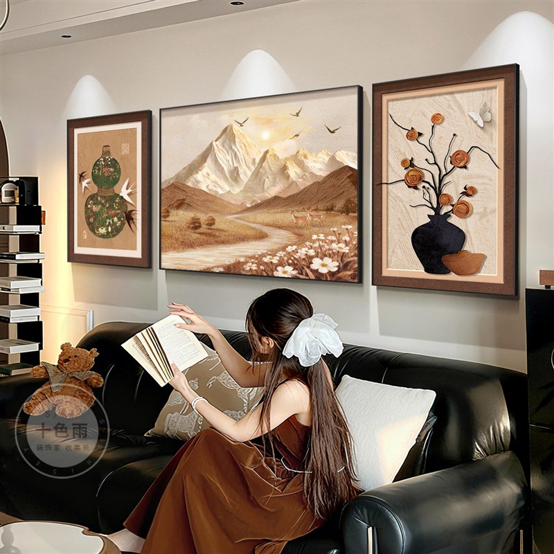 日照金山客厅装饰画背有靠山沙发背景墙挂画寓意好山水风景三联画