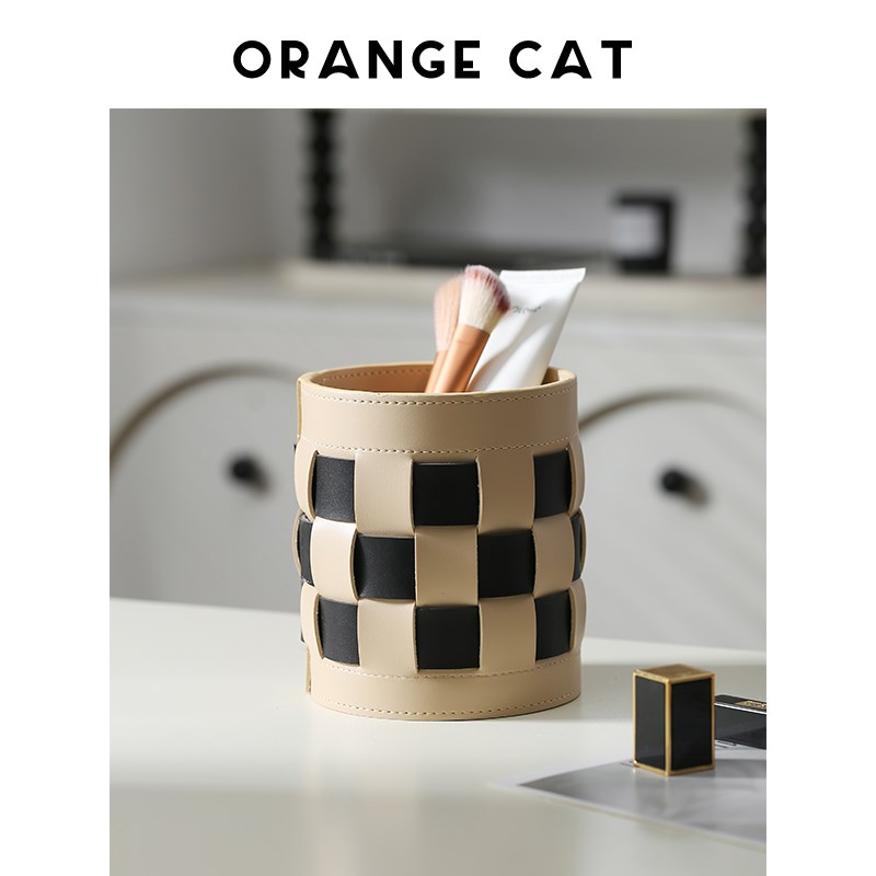 ORANGE CAT棋盘格化妆刷收纳筒高级感皮革笔筒桌面遥控器收纳盒
