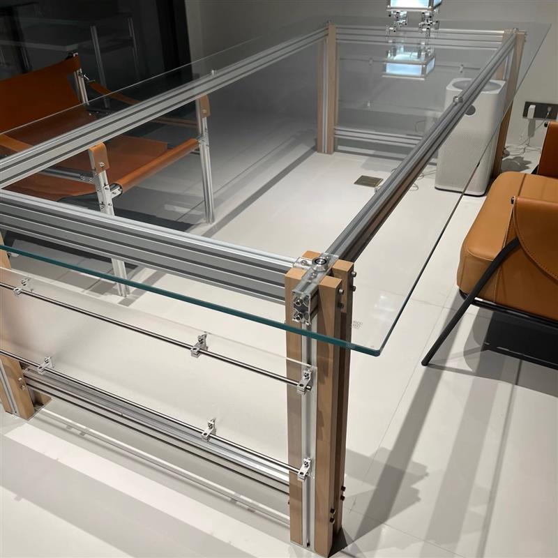 铝挤型材料钢化玻璃桌设计师包豪斯风格家用餐桌工作台电脑桌会议