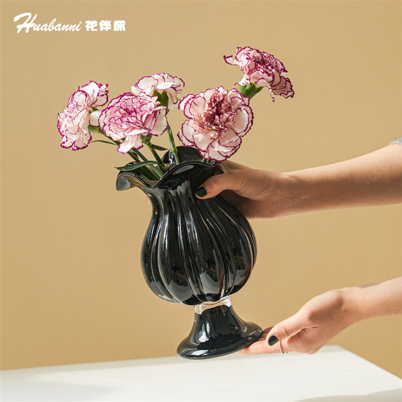 花瓶轻奢高级感清新北欧风绿色玻璃花瓶高脚杯造型家居装饰摆件