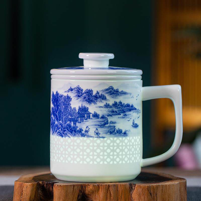 景德镇陶瓷茶杯白瓷玲珑办公杯茶水分离过滤杯带盖青花釉下彩瓷杯