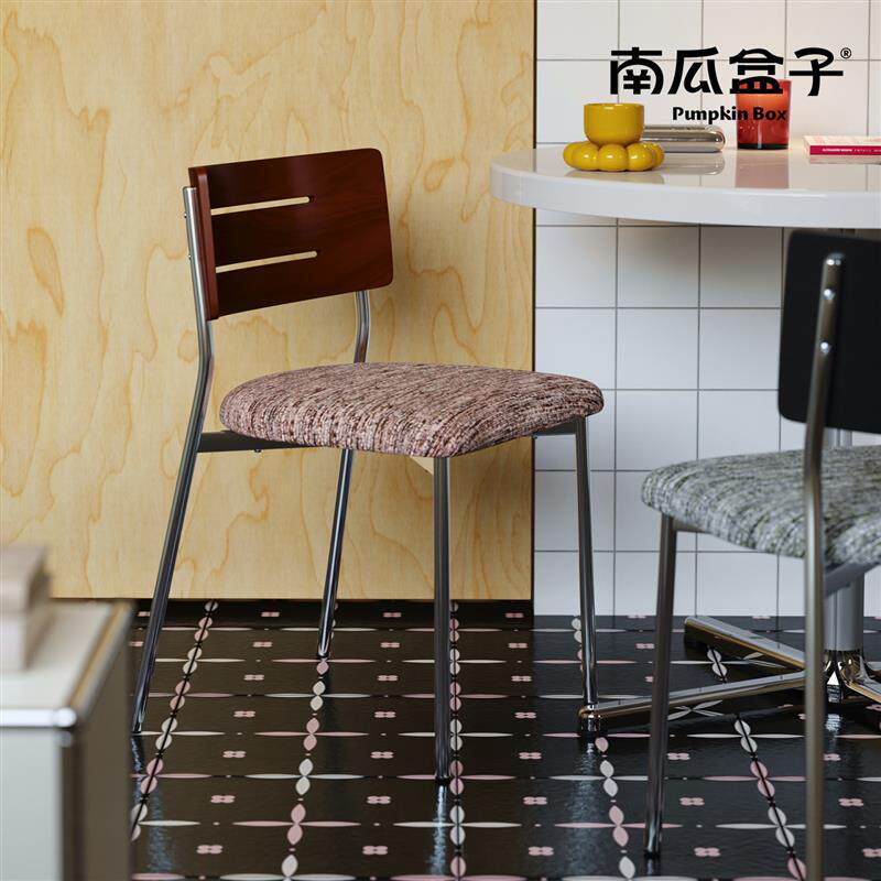 包豪斯中古餐椅家用实木布艺软包餐桌椅加厚靠背铁艺高级休闲椅子