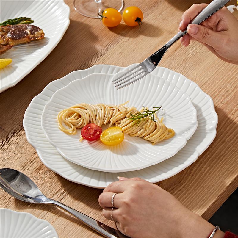 轻奢餐具套组陶瓷碗家用2025新款高颜值饭碗高级感浮雕碗碟盘乔迁
