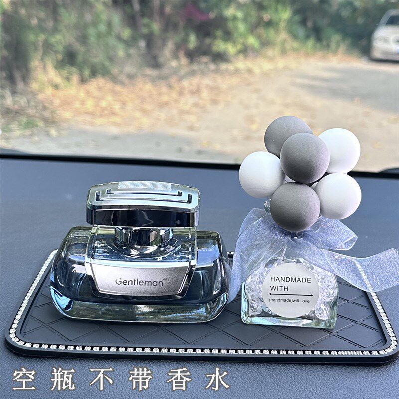 车载香薰瓶空瓶汽车香水可自加自装挥发分装瓶子扩香器男高档摆件