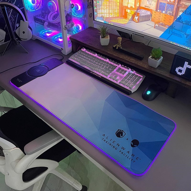 【顺丰】外星人RGB发光无线充电鼠标垫电竞专业桌垫游戏办公送礼