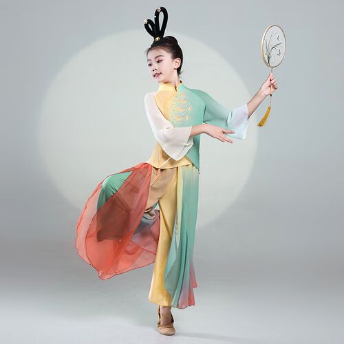 儿童古典舞演出服在希望的田野上舞蹈服丰收节民族秧歌扇子舞台装
