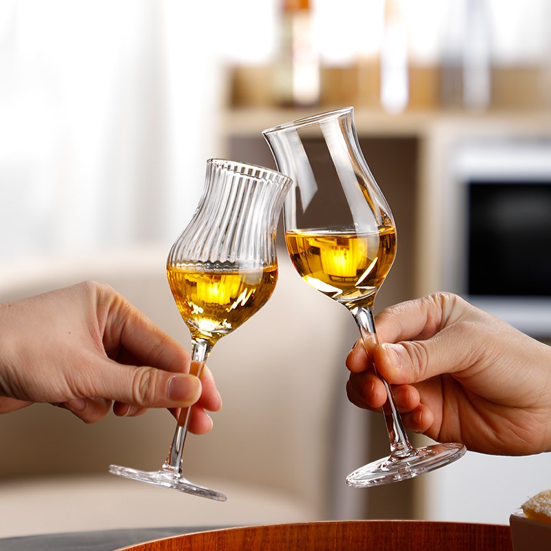 水晶玻璃威士忌闻香杯ISO专业白酒品鉴杯 洋酒杯郁金香杯高脚杯子