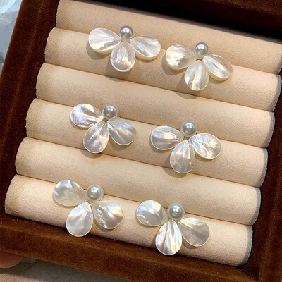 栖光银针法式复古珍珠贝母花瓣女