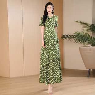 碎花塔塔裙2024夏季新款长款连衣裙v领收腰显瘦超长裙到脚踝1755