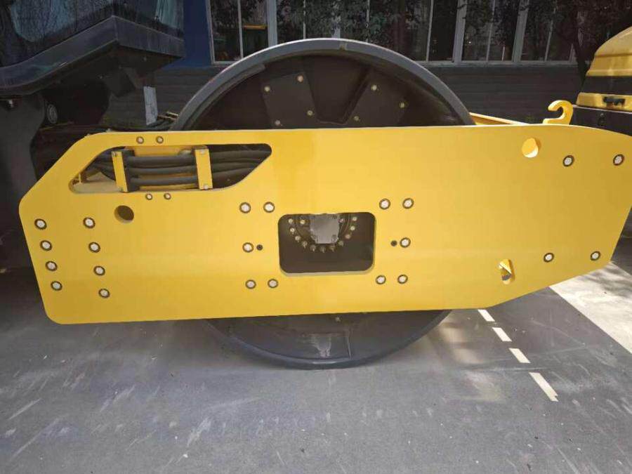 3月22日徐州山推单钢轮压路机SR18-B6（准新机）一台网络拍卖公告