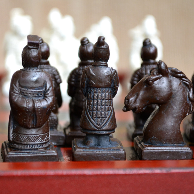 国际象棋立体兵马俑棋子高端创意皮革折叠象棋盘旅游居家牌艺娱乐