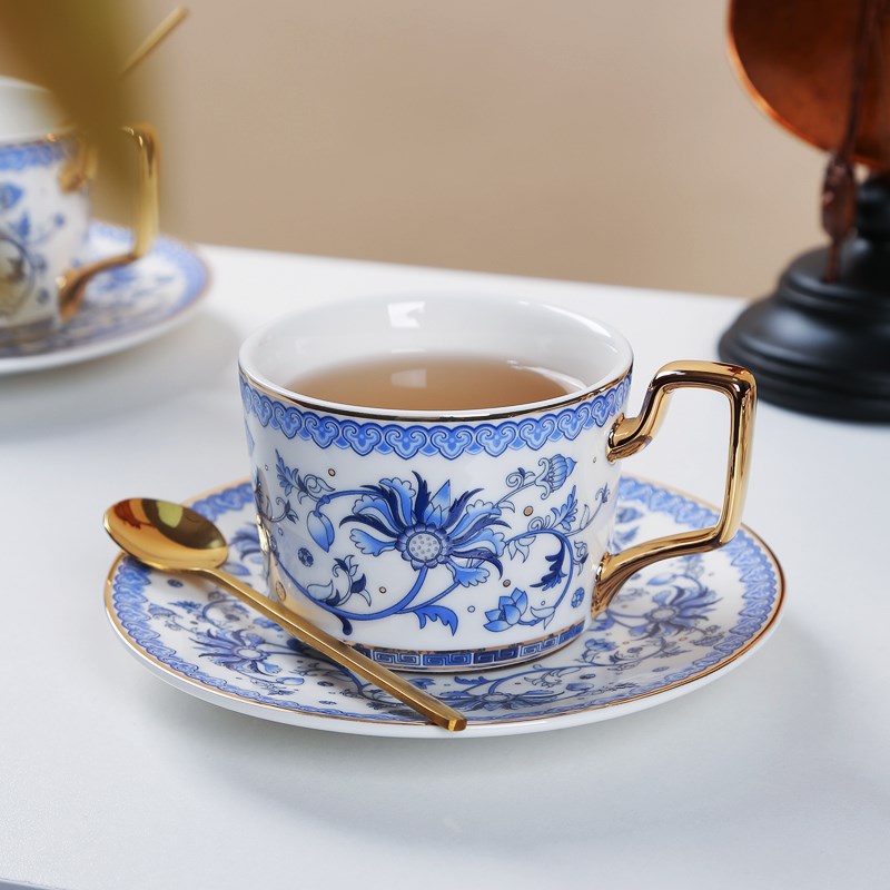 青花瓷手绘陶瓷茶具茶壶礼盒高档客厅茶几缠枝莲中式乔迁送礼摆件
