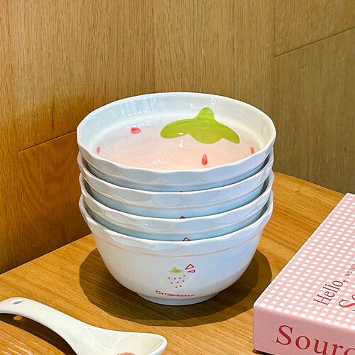 可爱草莓陶瓷饭碗家用2024新款米饭面碗釉下彩餐具好看的小碗十个