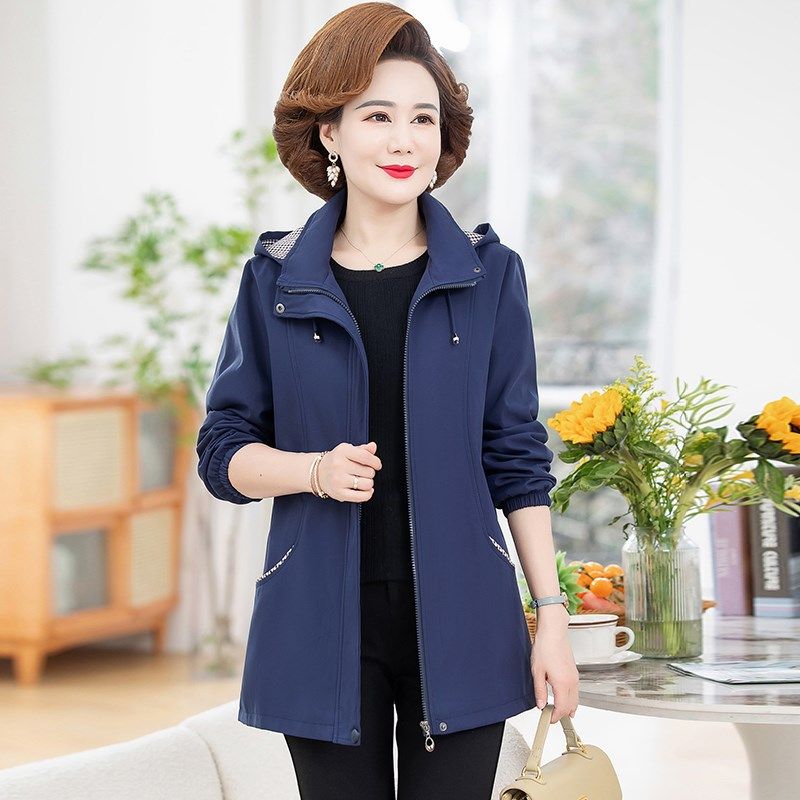 妈妈春秋外套短款洋气中年大码上衣2023新款中老年人女装休闲风衣