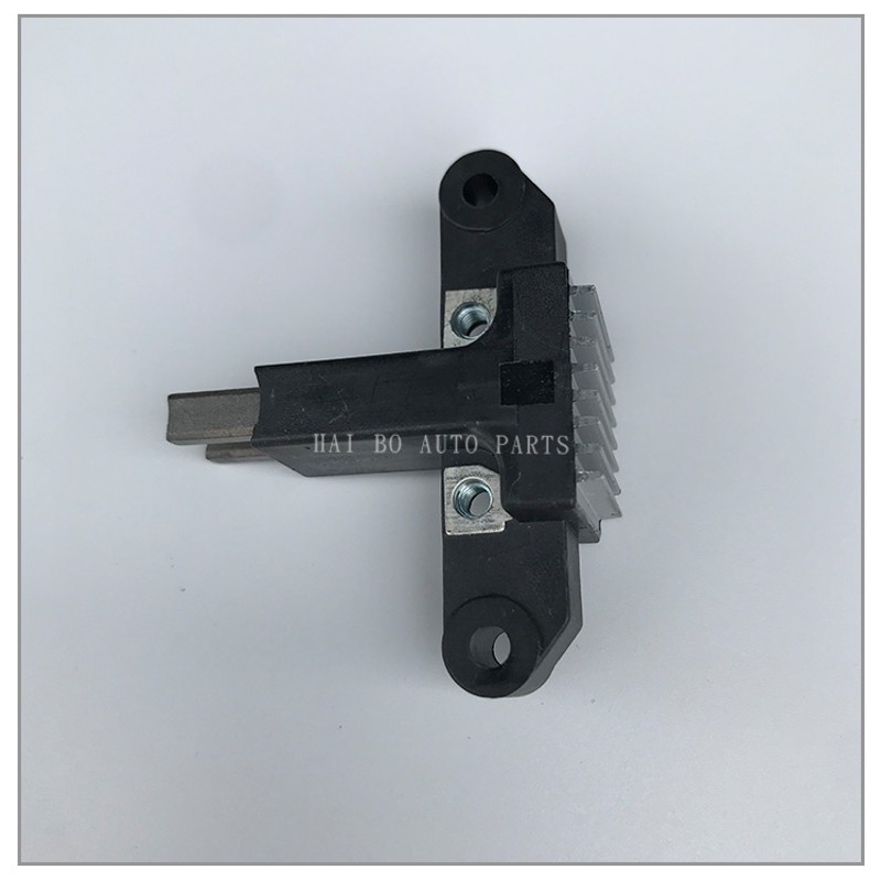 长安CX20 JFZ172H 600长安金牛星47312v新品汽车配件发电机调节器