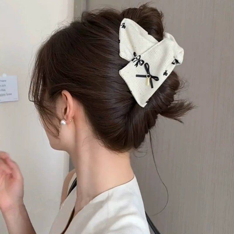 韩系小众复古刺绣蝴蝶结三角抓夹女2025新款高级感大号盘发鲨鱼夹