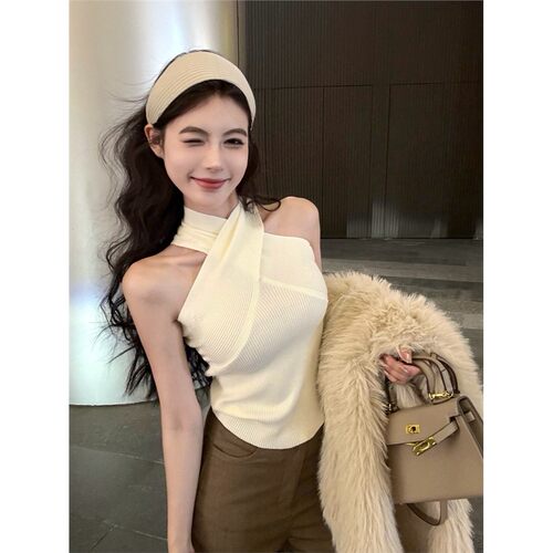 性感辣妹交叉挂脖针织背