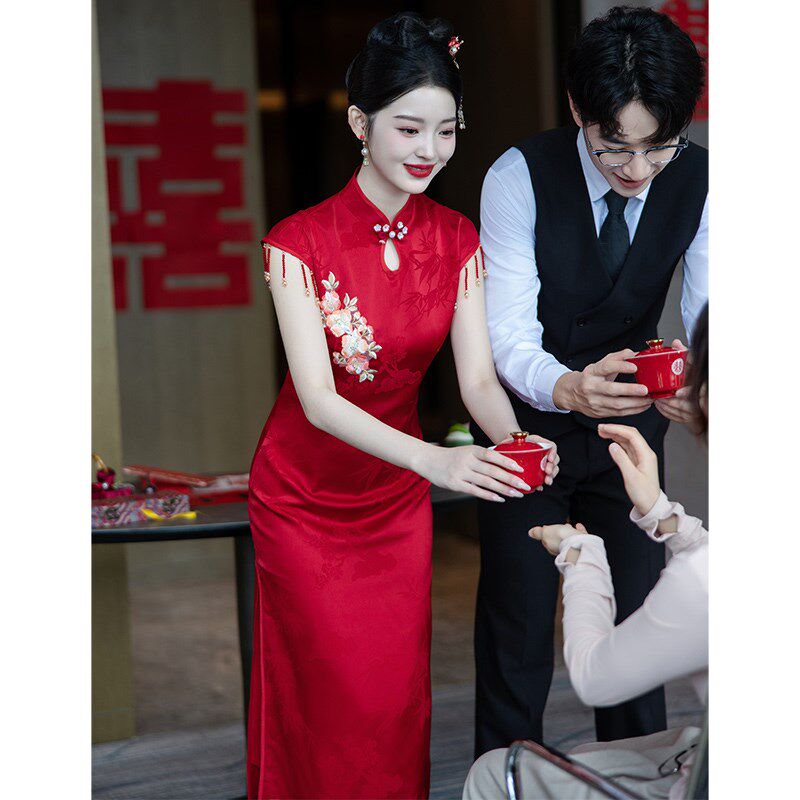 新中式旗袍敬酒服新娘2025新款结婚订婚礼服连衣裙修身酒红色高端